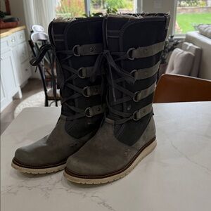 Helly Hanson Hedda winter Boots. Size 7